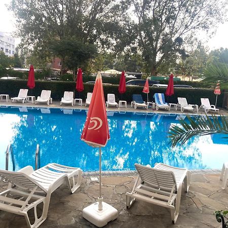 Апартаменти Блу Самър 1 & 2 & 3 Pantai Sunny Bagian luar foto