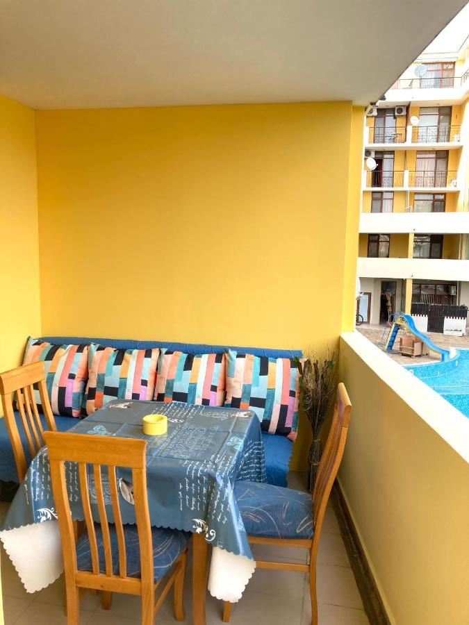 Апартаменти Блу Самър 1 & 2 & 3 Pantai Sunny Bagian luar foto