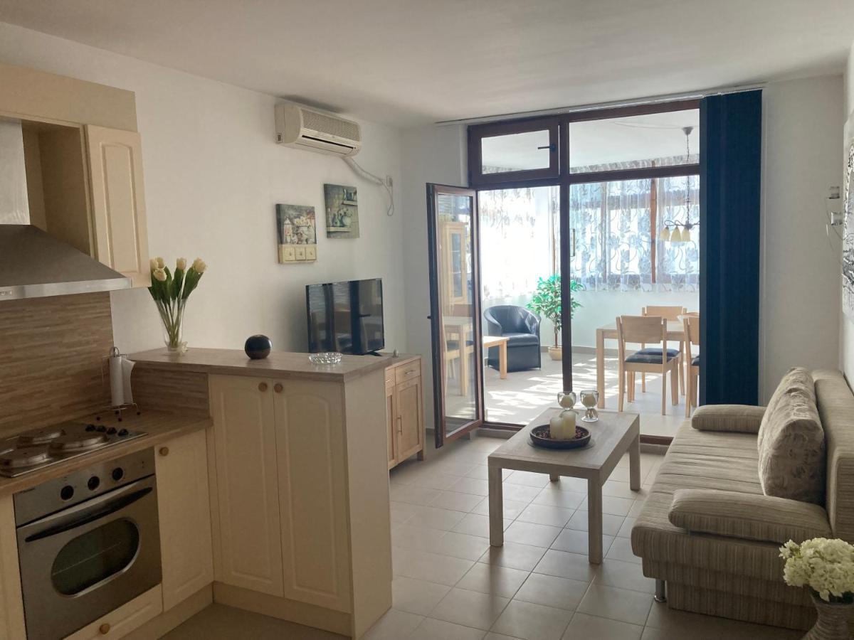 Апартаменти Блу Самър 1 & 2 & 3 Pantai Sunny Bagian luar foto