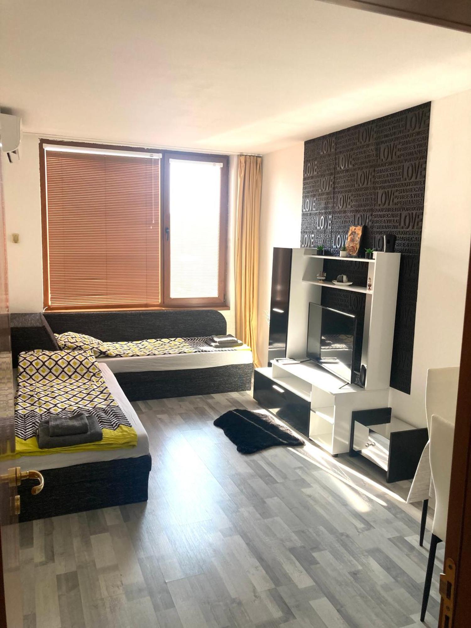 Апартаменти Блу Самър 1 & 2 & 3 Pantai Sunny Bagian luar foto